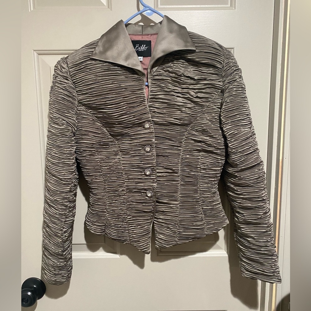 Vintage Bibbo Textured Metallic Ruched Jacket with Satin Collar – Size 8